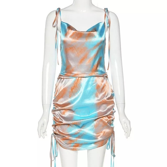 Ladies dress - Picture 2 of 4